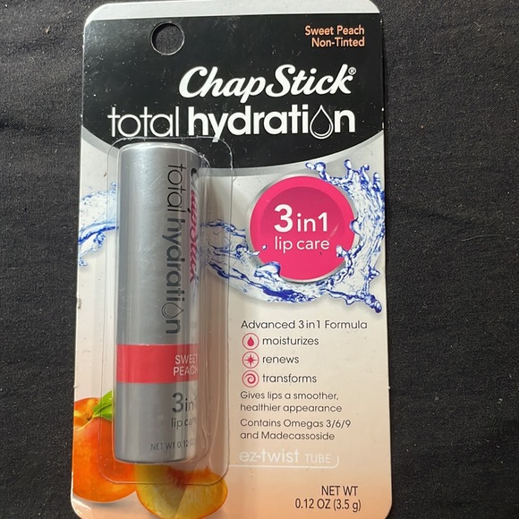4 Chapstick Total Hydration - Picture 4 of 5